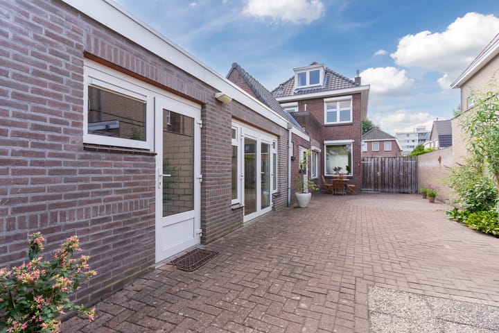 Photo 44 of Van Vroonhovenlaan 48