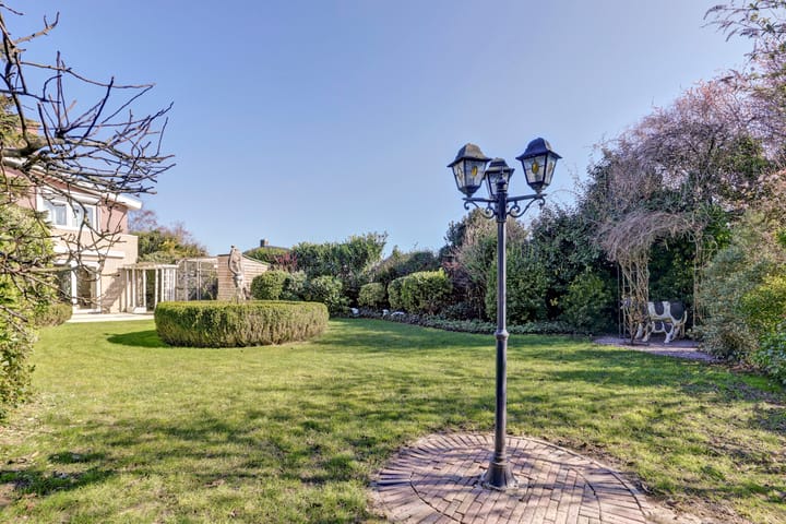 Photo 22 of Mulockstraat 6