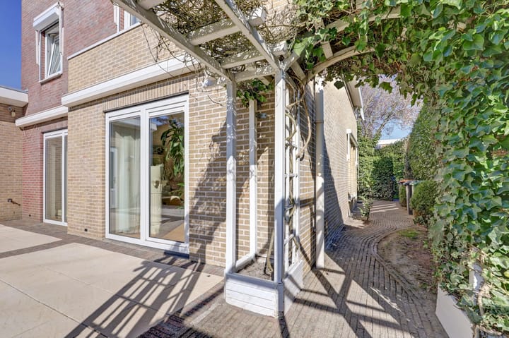 Photo 18 of Mulockstraat 6