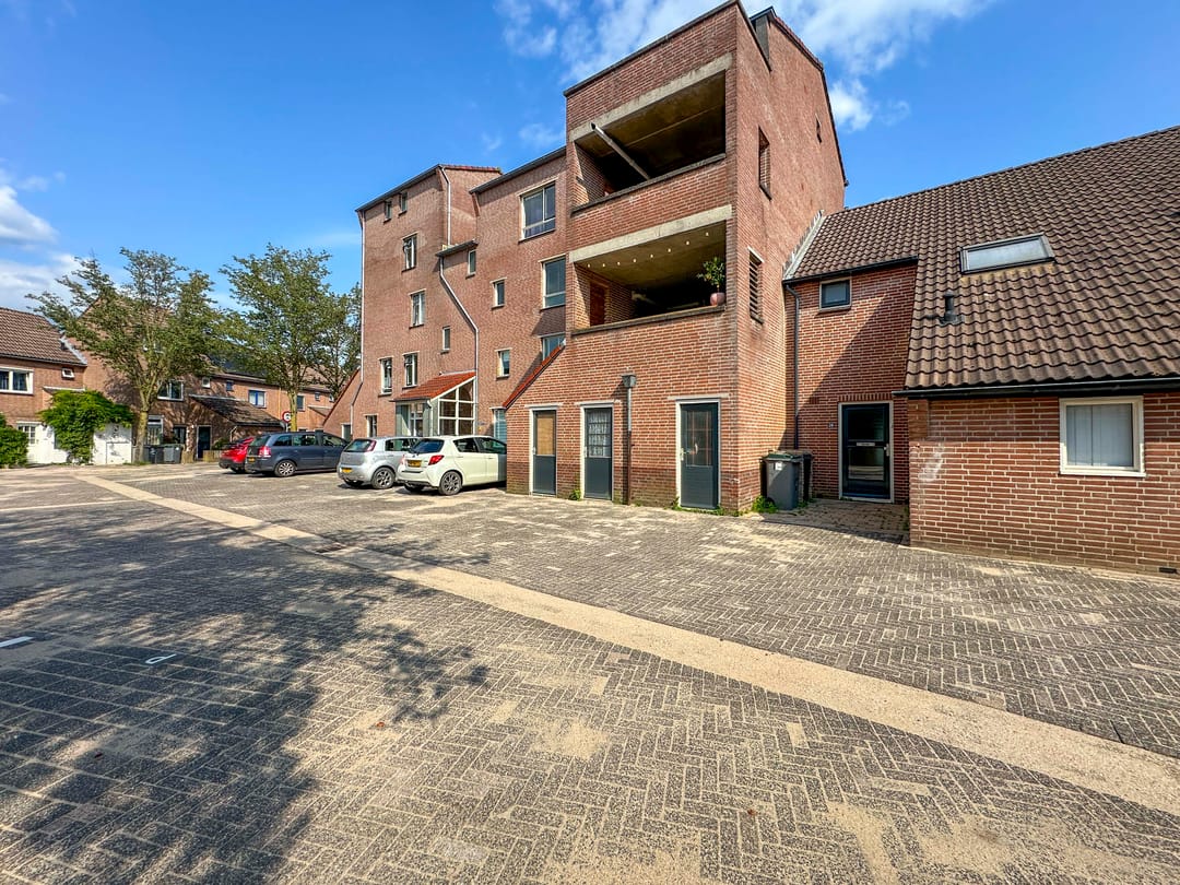 Photo 2 of Uivernest 30-B