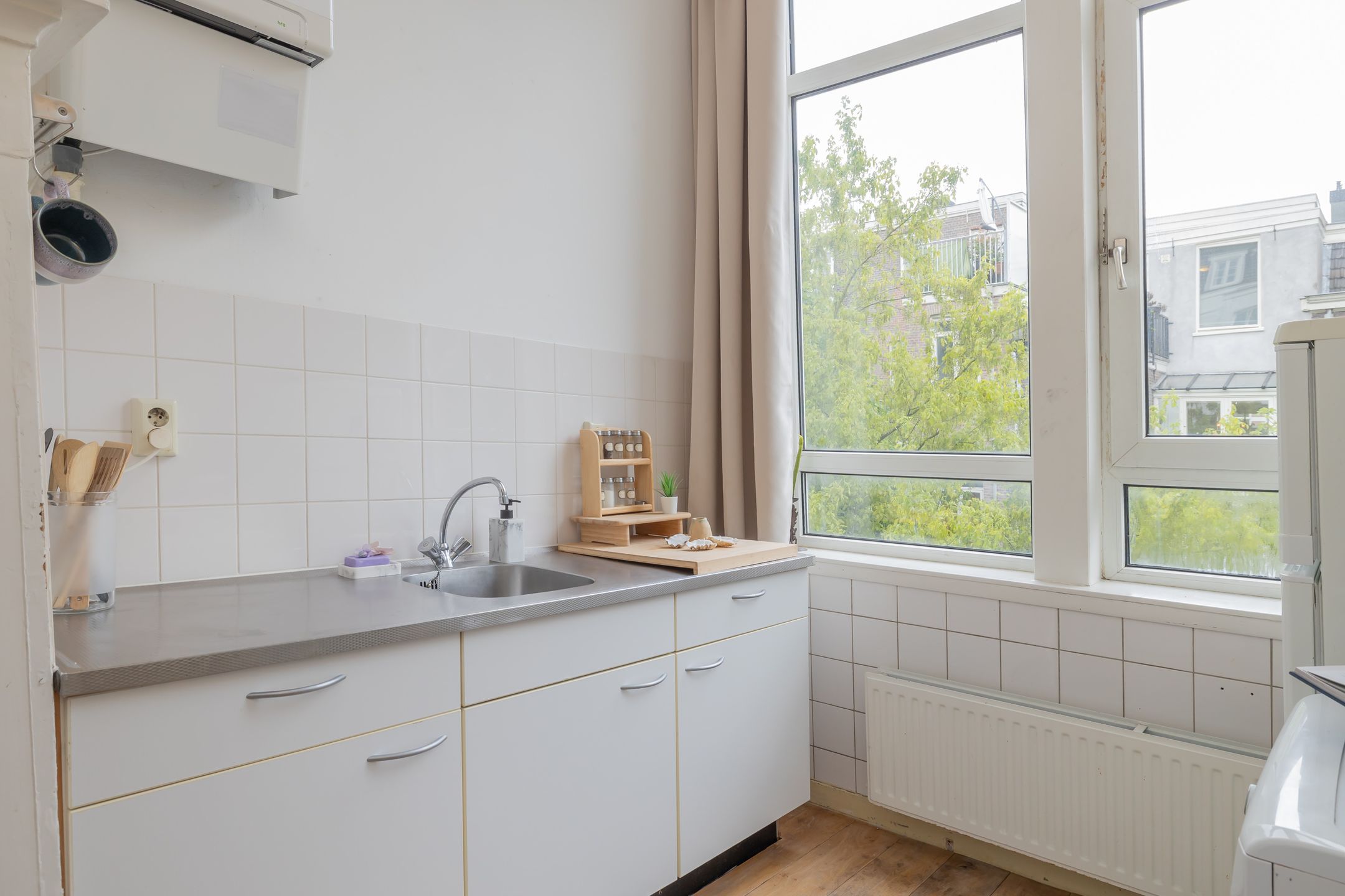 Photo 12 of Ruyschstraat 4-2