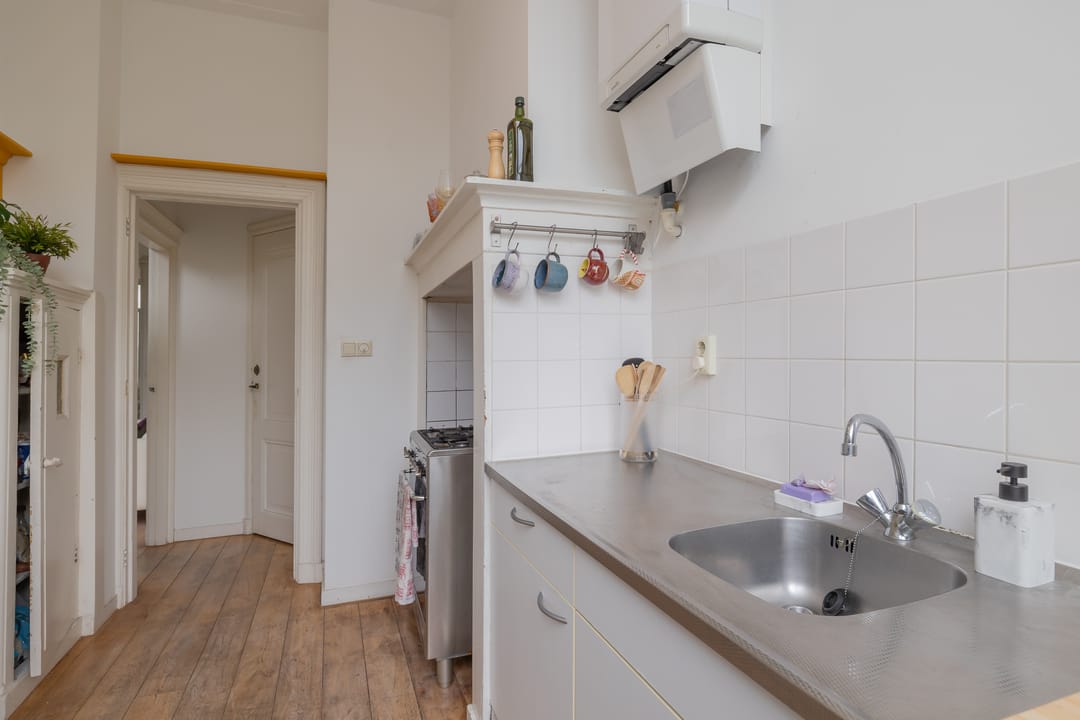 Photo 13 of Ruyschstraat 4-2