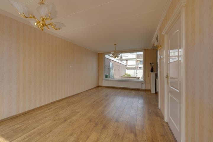 Photo 2 of Schoklandstraat 80