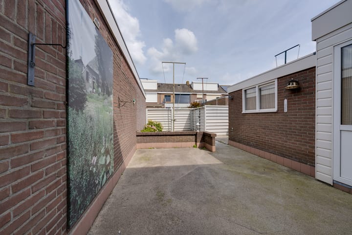 Photo 4 of Schoklandstraat 80