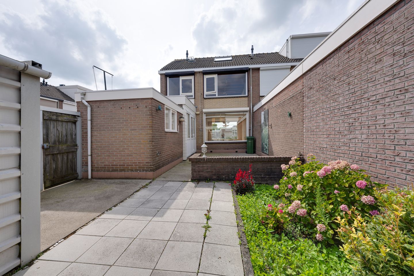 Photo 25 of Schoklandstraat 80