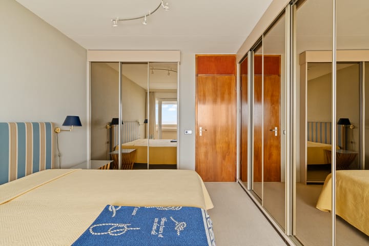 Photo 12 of Duinroos 49