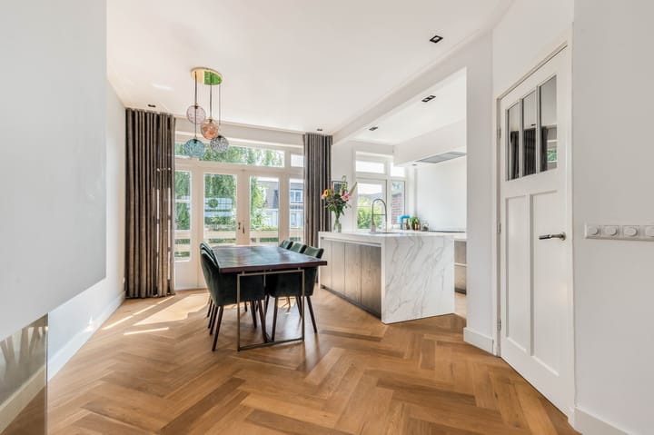 Foto 13 van Van Zeggelenstraat 72