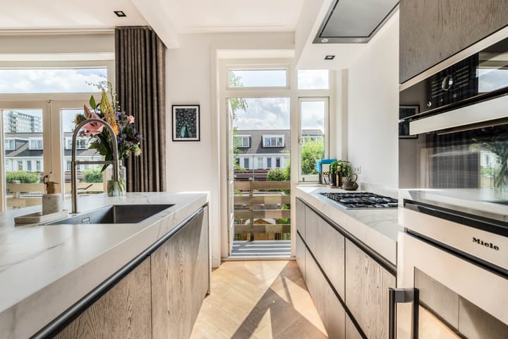 Foto 18 van Van Zeggelenstraat 72