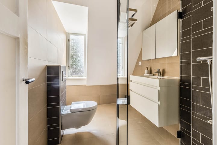 Foto 31 van Van Zeggelenstraat 72