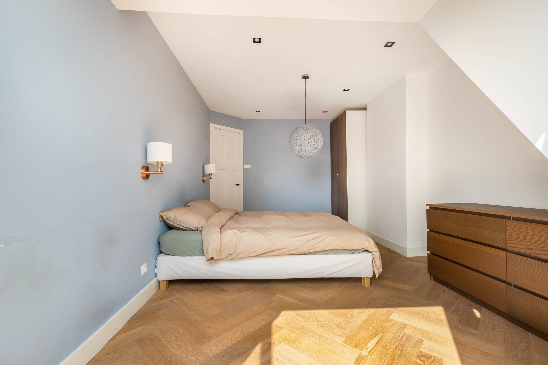 Foto 36 van Van Zeggelenstraat 72