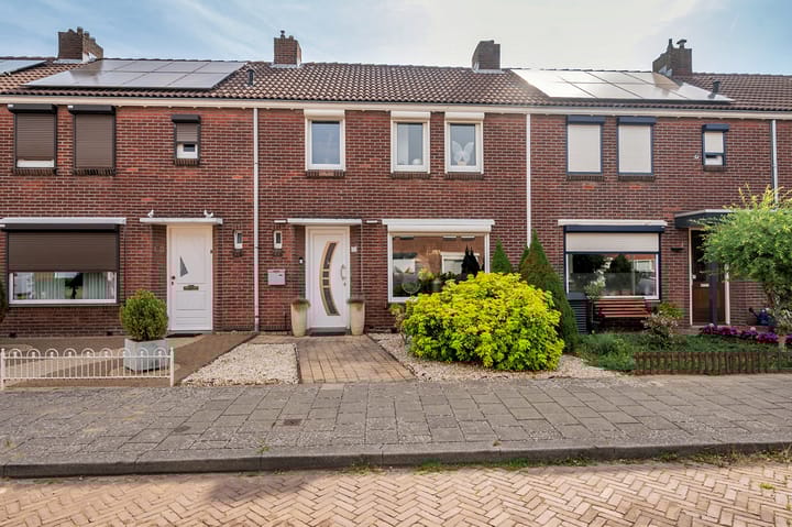 Foto 1 van de Genestetstraat 10