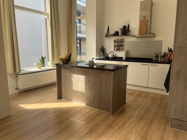 Foto 4 van Westdam 1-B