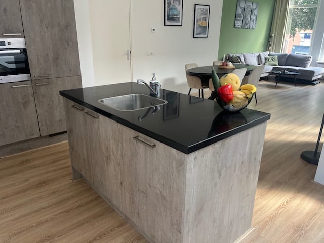 Foto 9 van Westdam 1-B