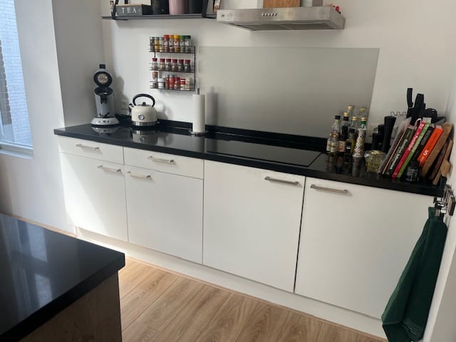 Foto 10 van Westdam 1-B