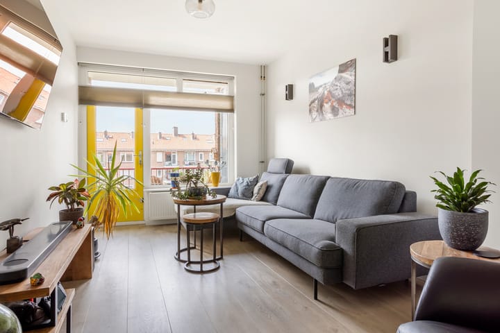 Photo 2 of Paulus Potterlaan 35