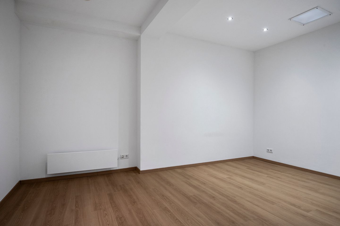 Foto 14 van Corridor 37-B