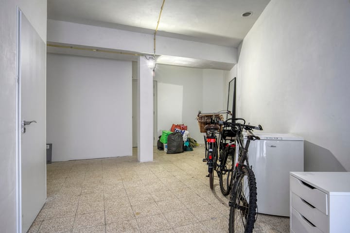 Foto 21 van Corridor 37-B