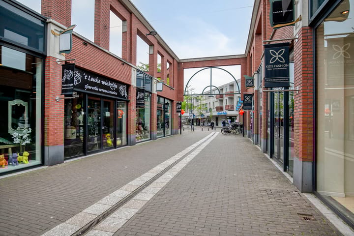 Foto 20 van Corridor 37-B