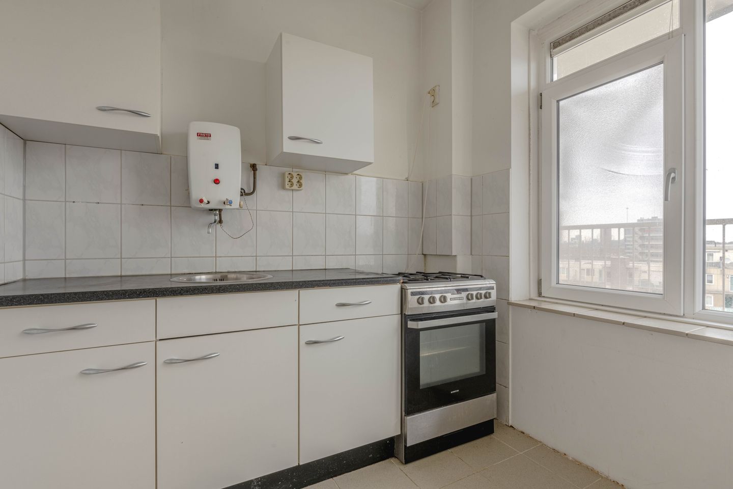 Photo 4 of Zwartewaalstraat 97