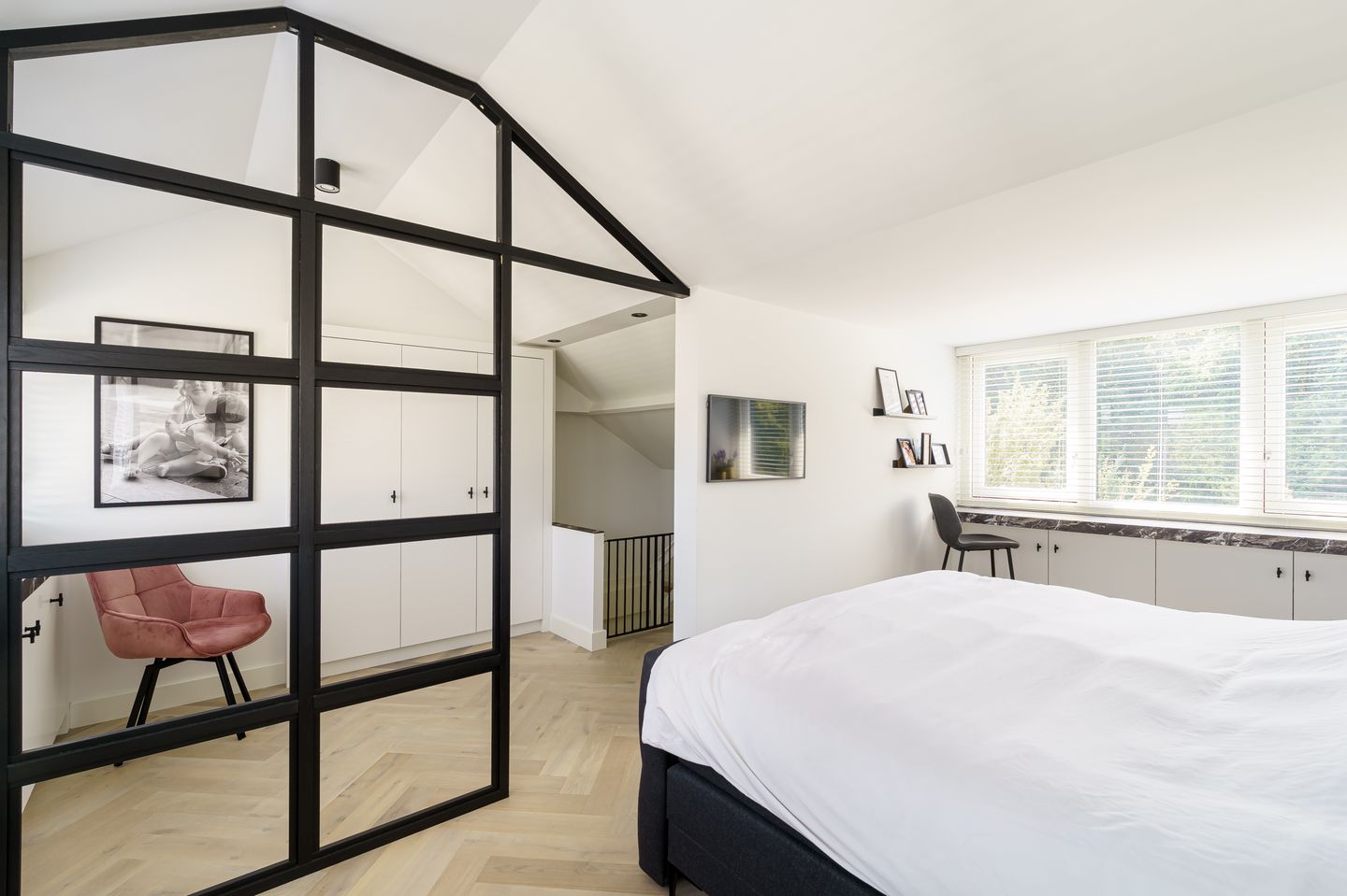 Foto 25 van Meidoornlaan 14