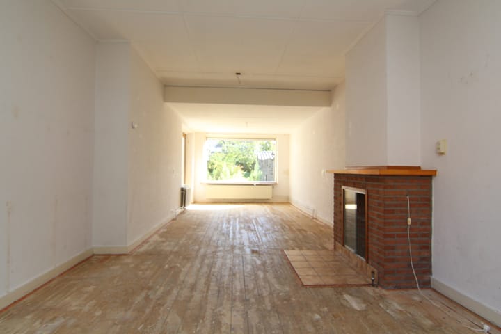 Photo 2 of Burgemeester Bentinckstraat 15