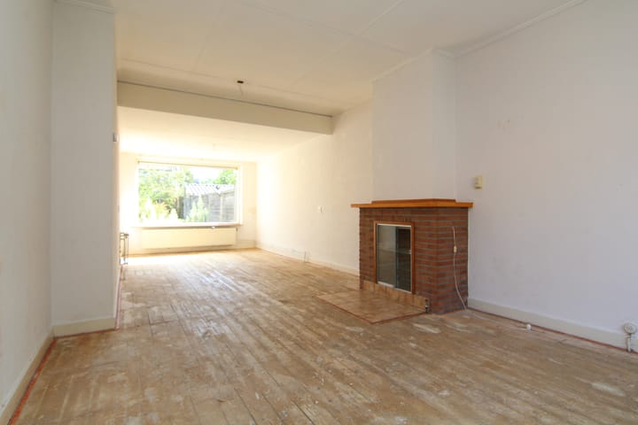 Photo 3 of Burgemeester Bentinckstraat 15