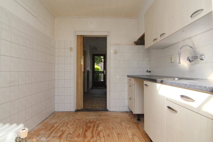 Photo 4 of Burgemeester Bentinckstraat 15