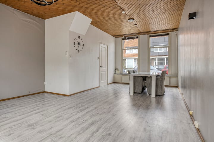 Photo 2 of Willem Loréstraat 68