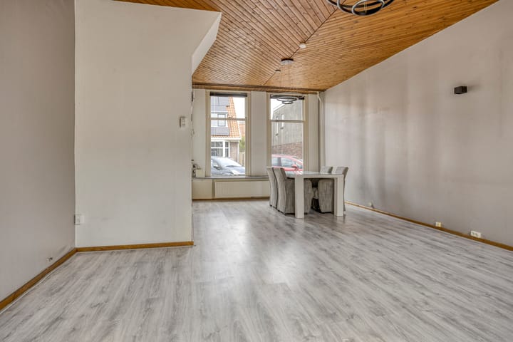 Photo 5 of Willem Loréstraat 68