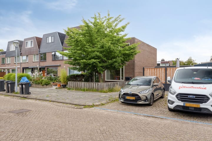 Foto 1 van Van den Berghlaan 229