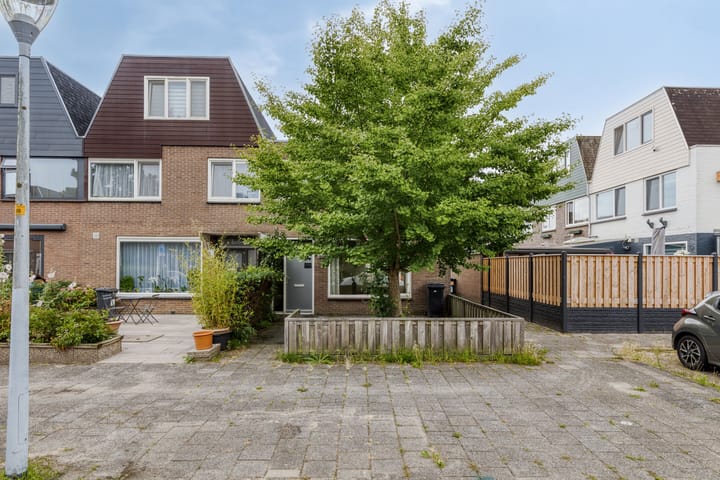 Foto 2 van Van den Berghlaan 229