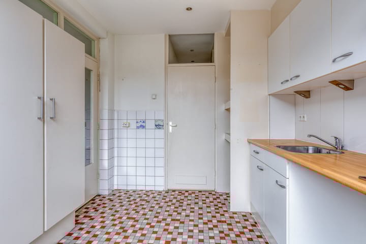 Foto 7 van Van den Berghlaan 229