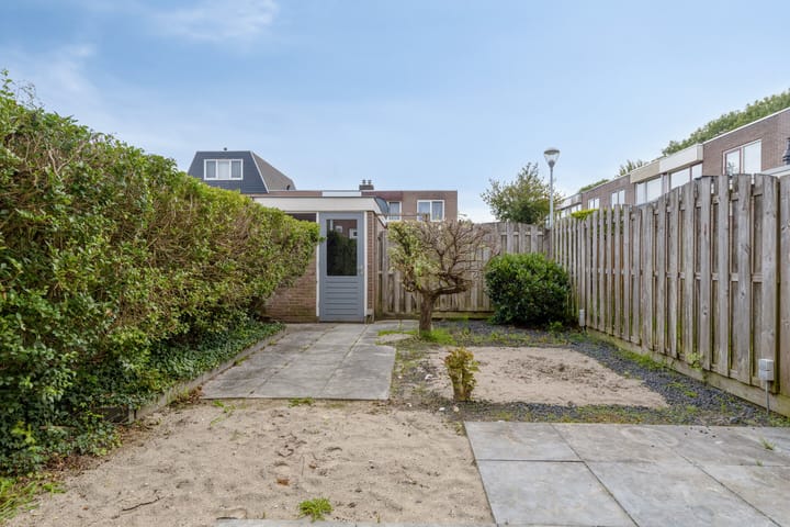 Foto 8 van Van den Berghlaan 229