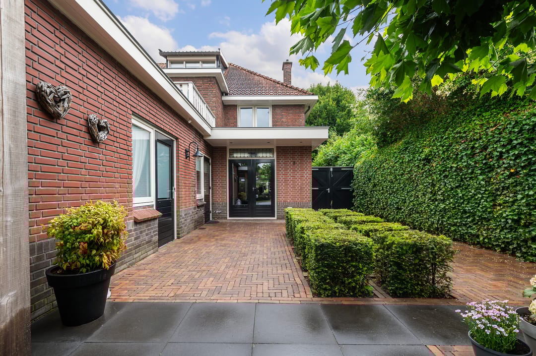 Photo 37 of Hemstea 19