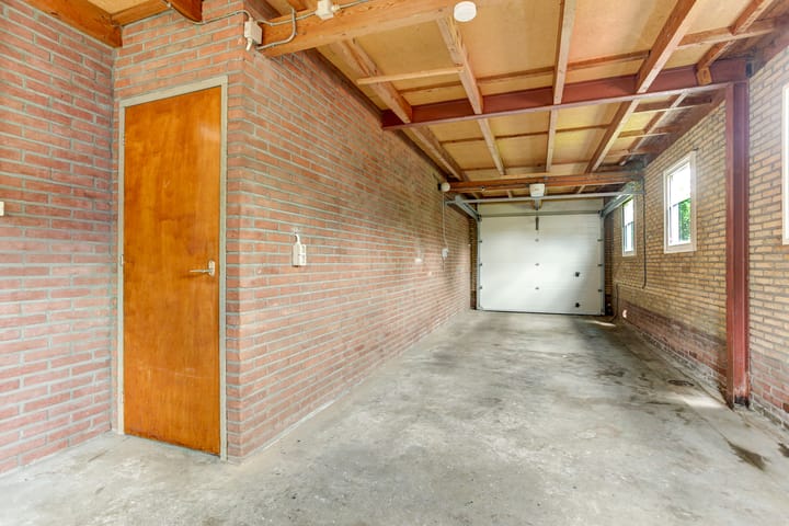 Foto 30 van Van der Brugghenstrjitte 32