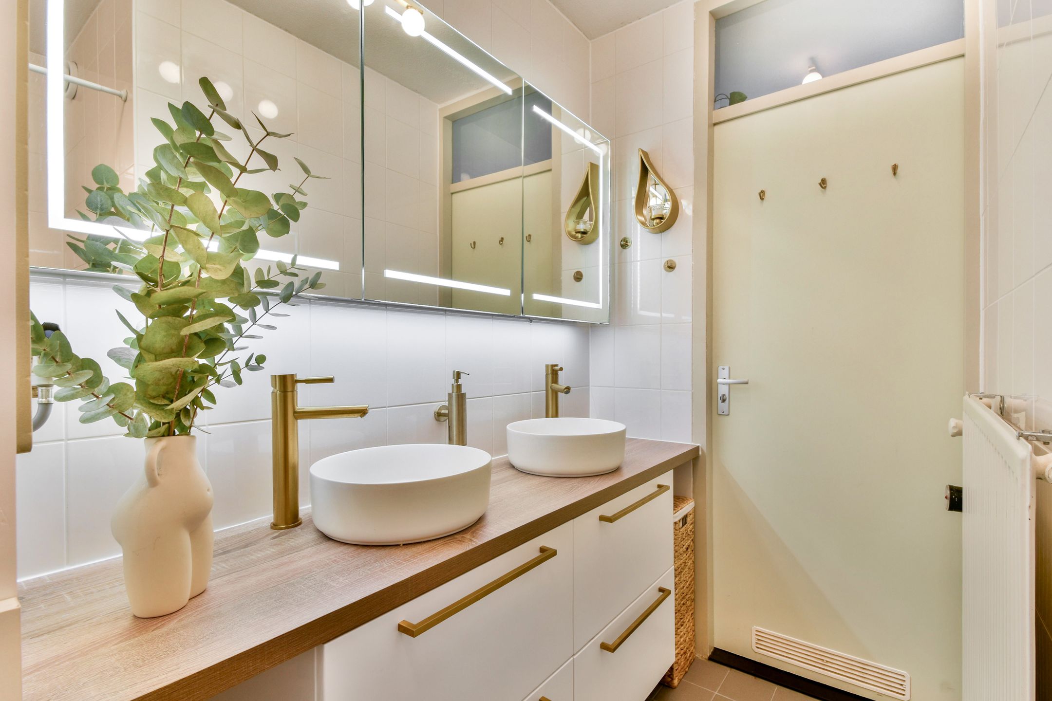 Photo 12 of Ernst Cahnsingel 40