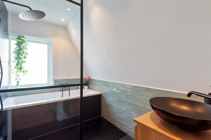 Foto 40 van Van 't Hoffstraat 19