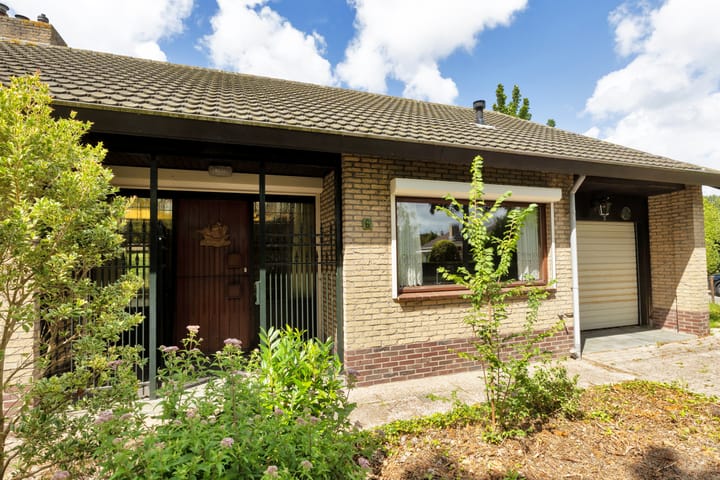 Foto 7 van Meeuwenlaan 6