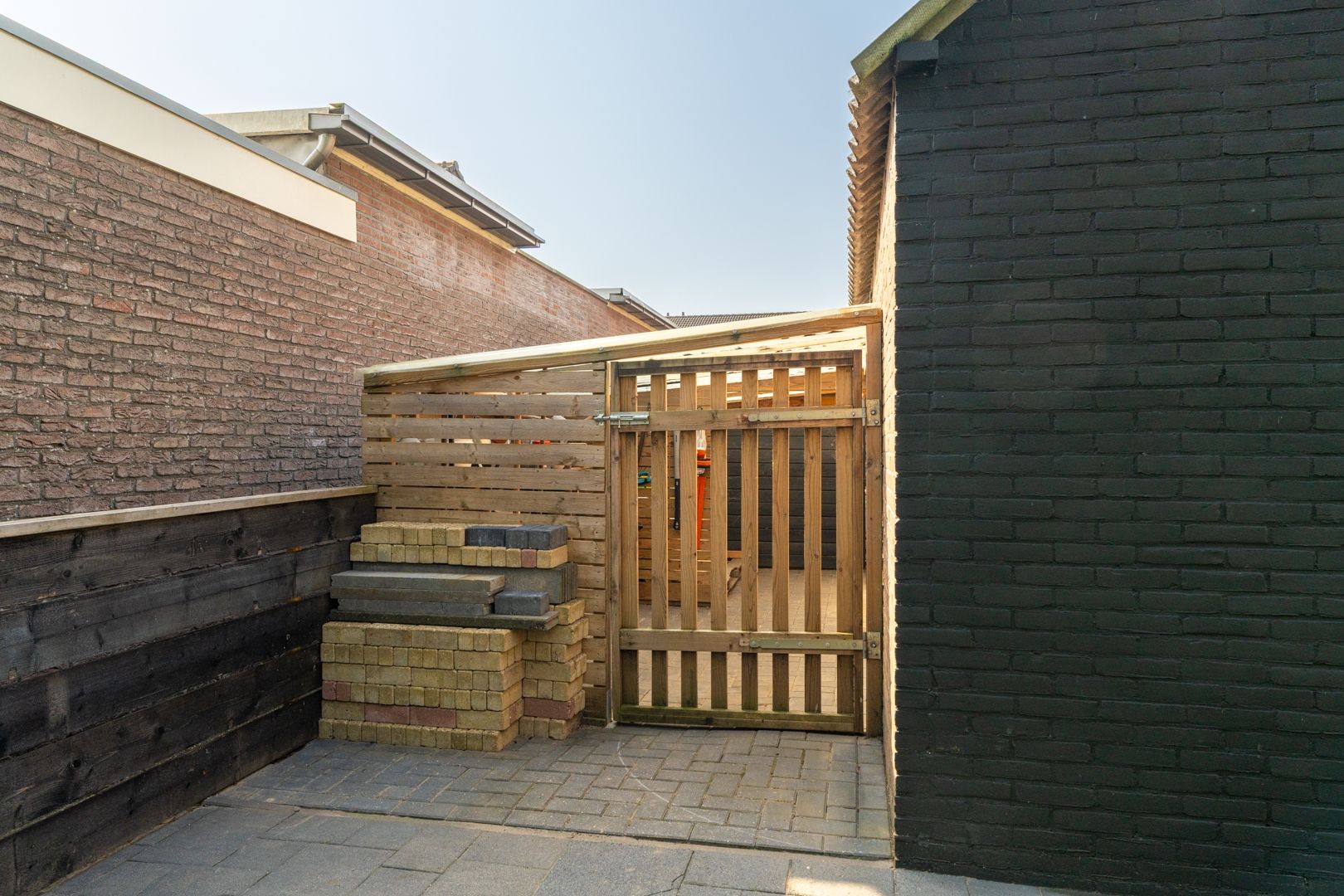 Photo 30 of Nicolaas Hooijkaasstraat 11