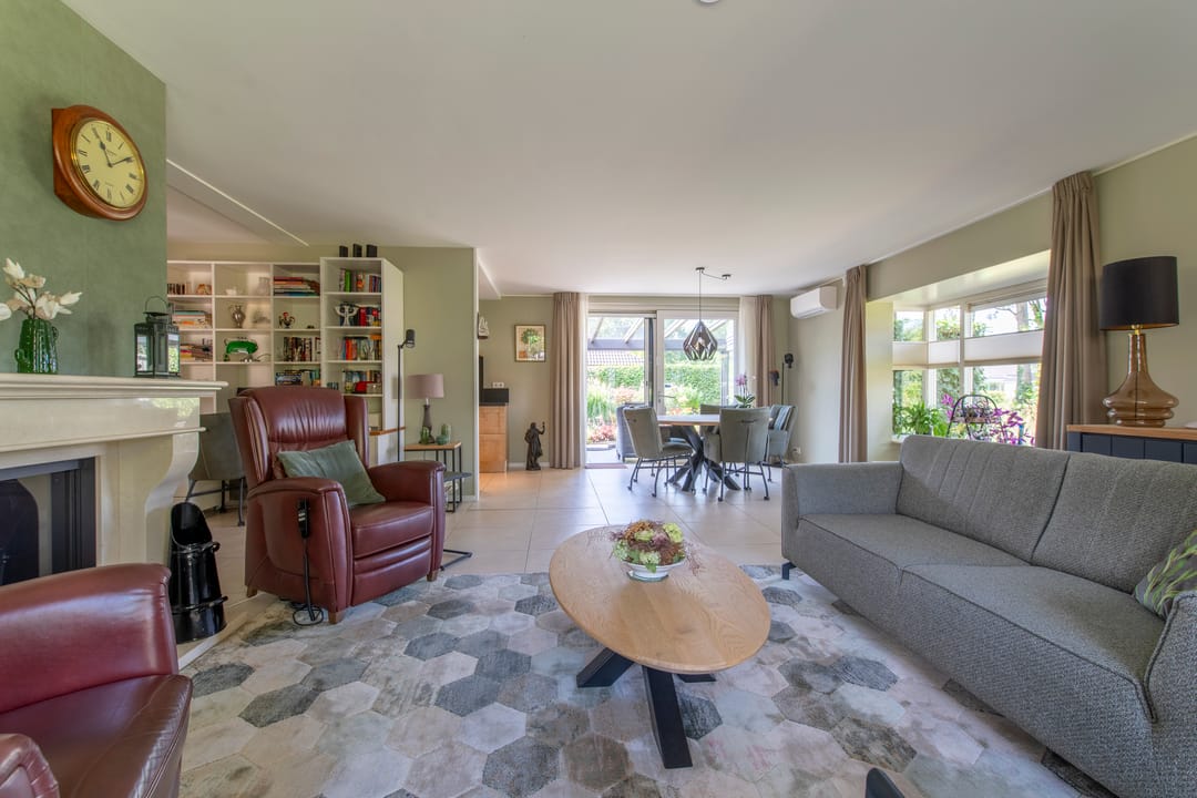 Photo 7 of Vondellaan 36