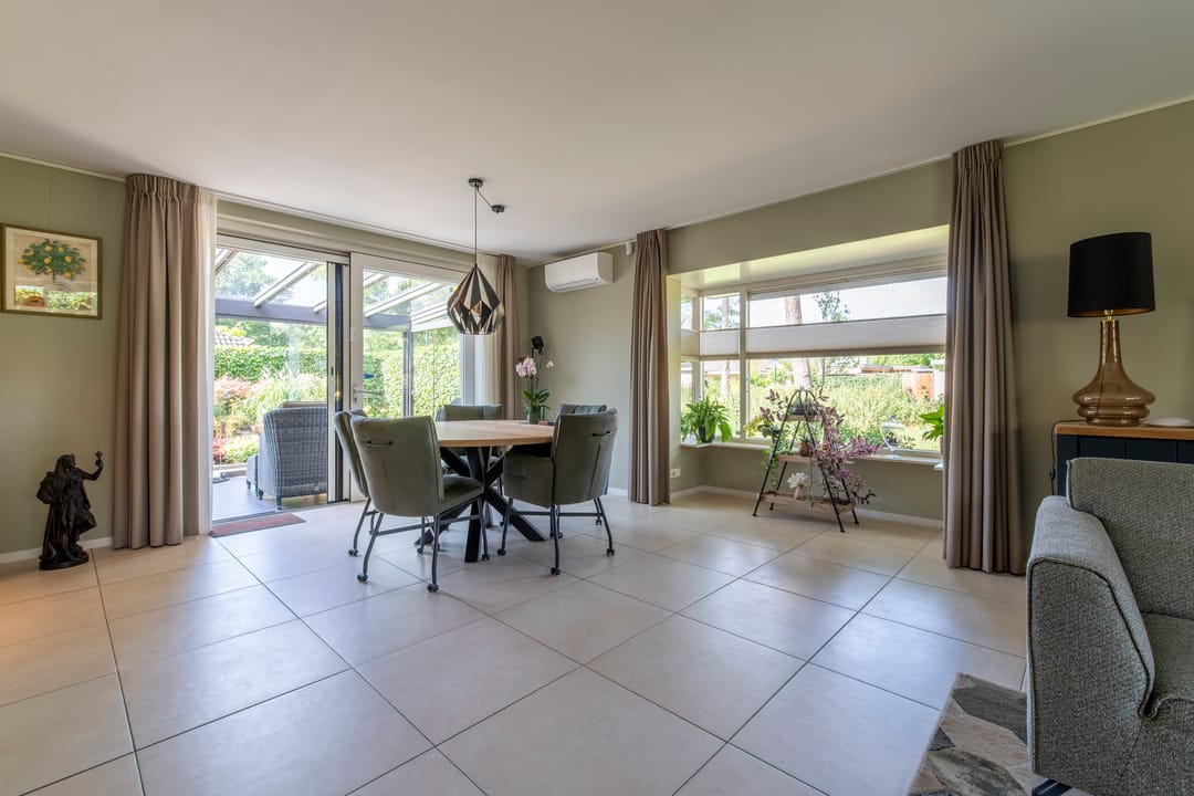 Photo 8 of Vondellaan 36