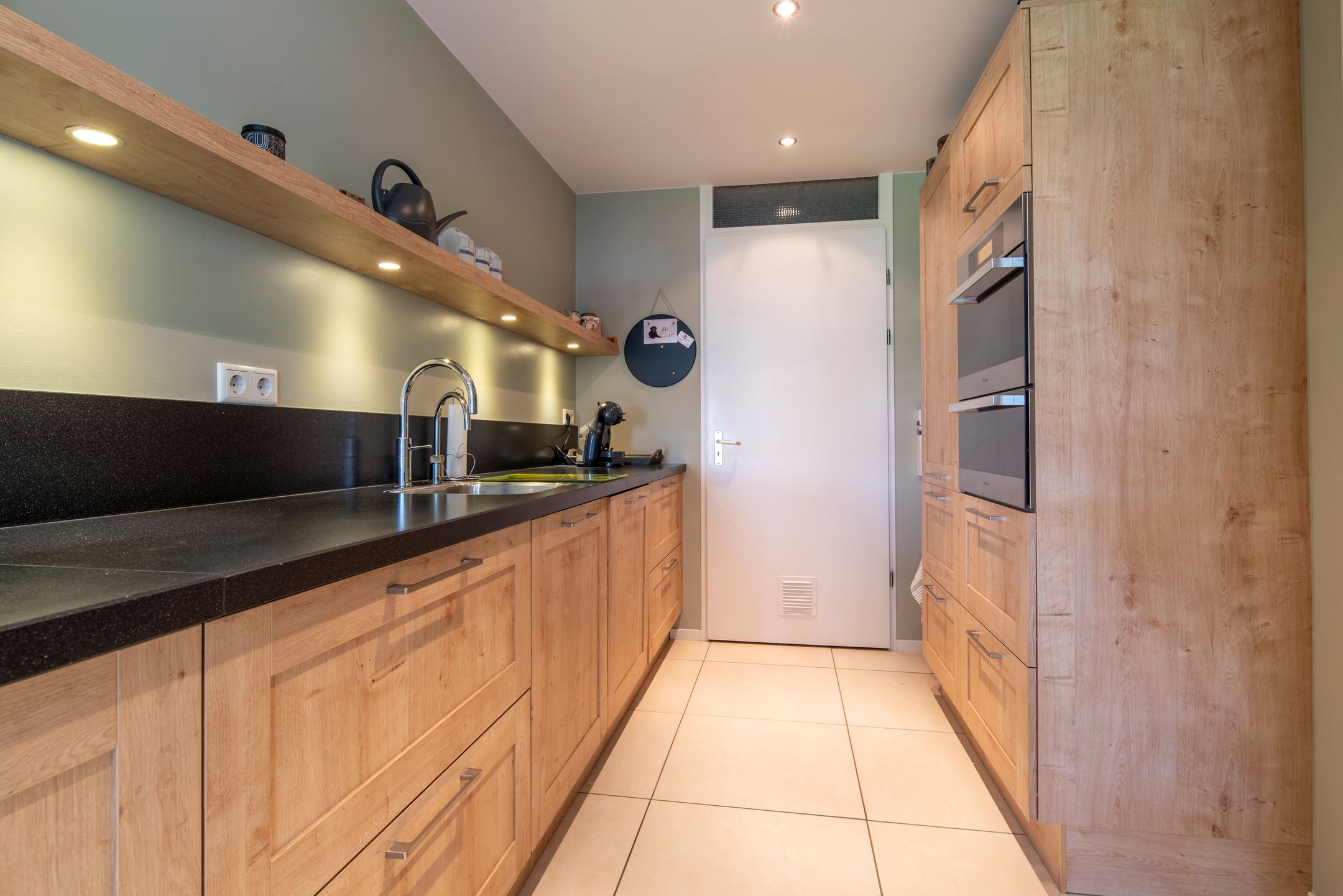 Photo 12 of Vondellaan 36