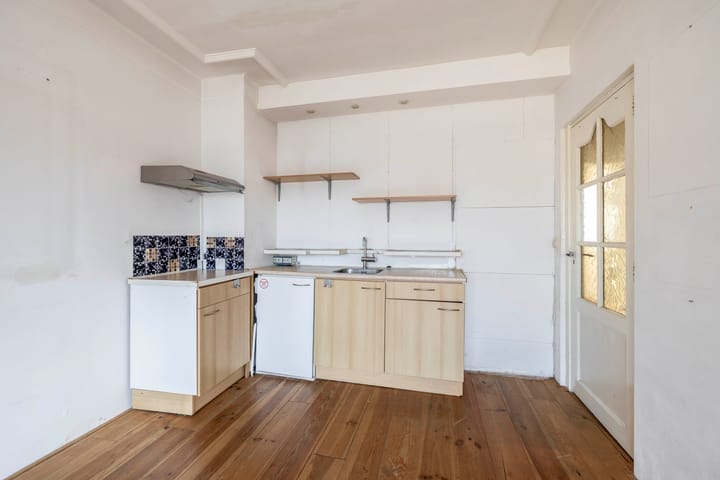 Photo 12 of Hoenderloostraat 56