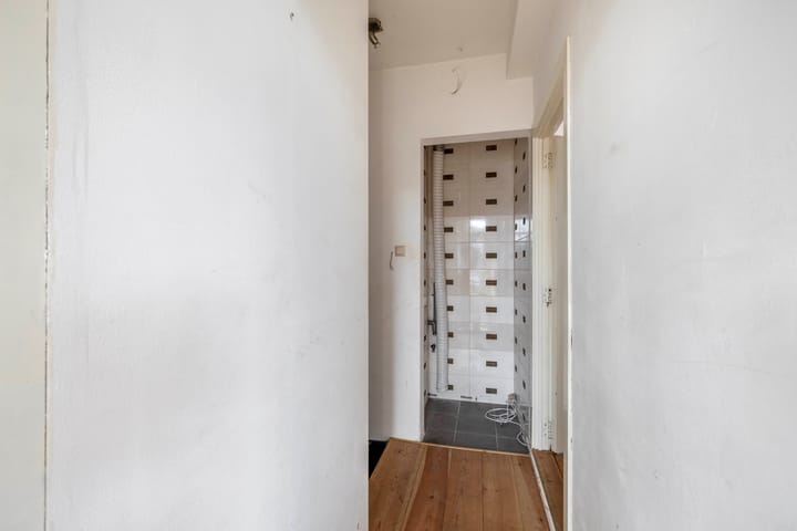 Photo 27 of Hoenderloostraat 56