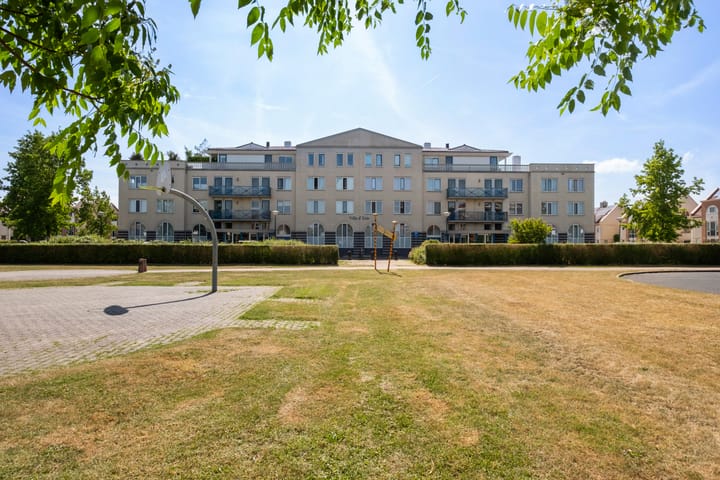 Photo 36 of Vesta 35