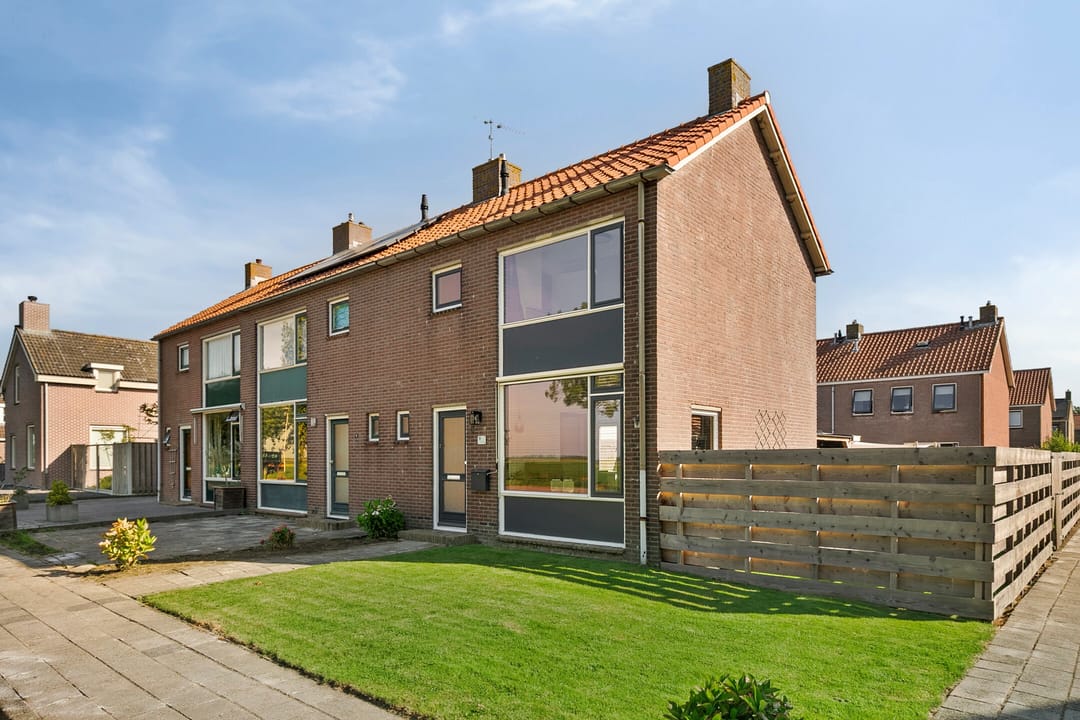 Foto 1 van Burgemeester van der Veenweg 8