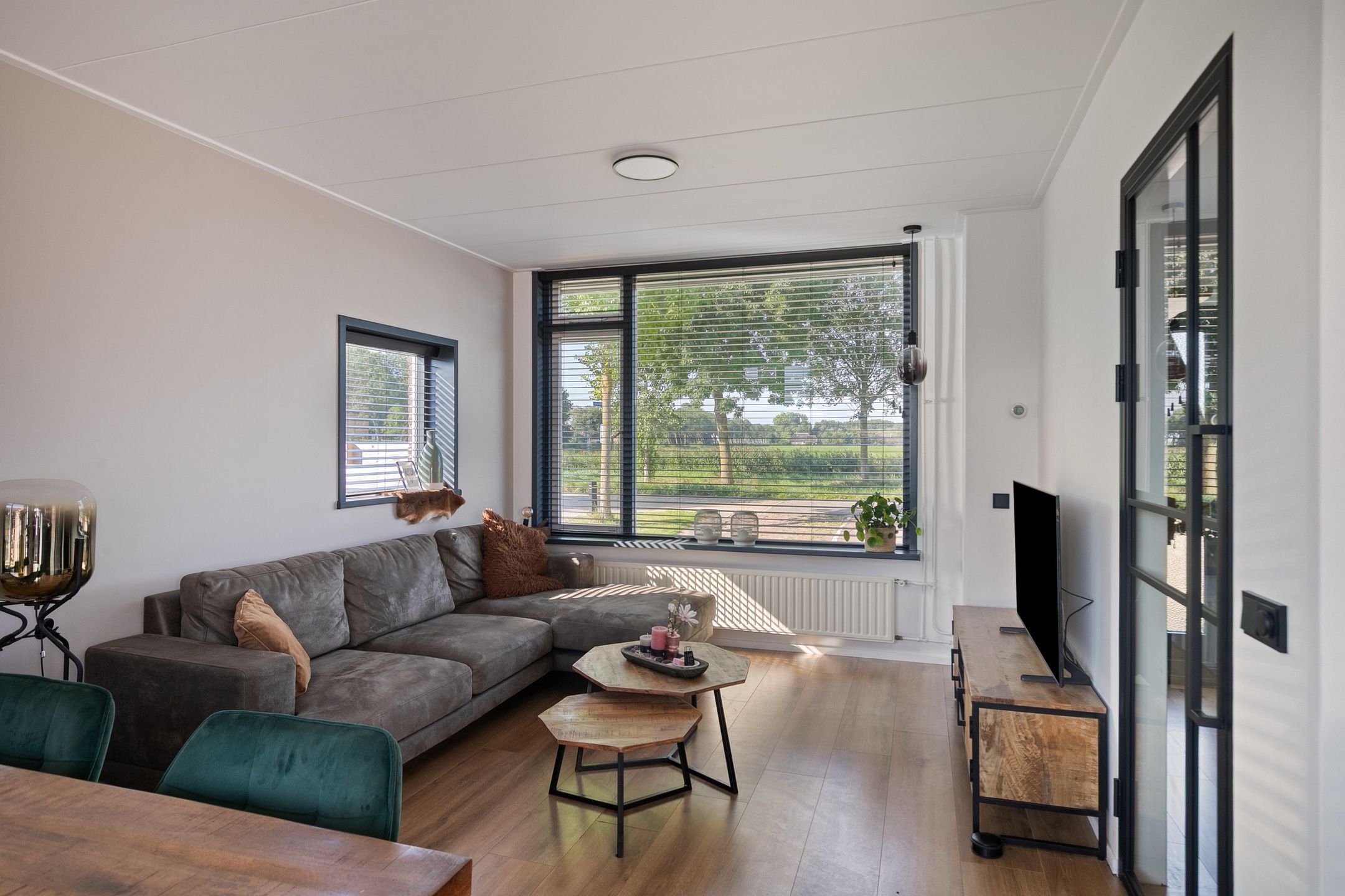 Foto 3 van Burgemeester van der Veenweg 8