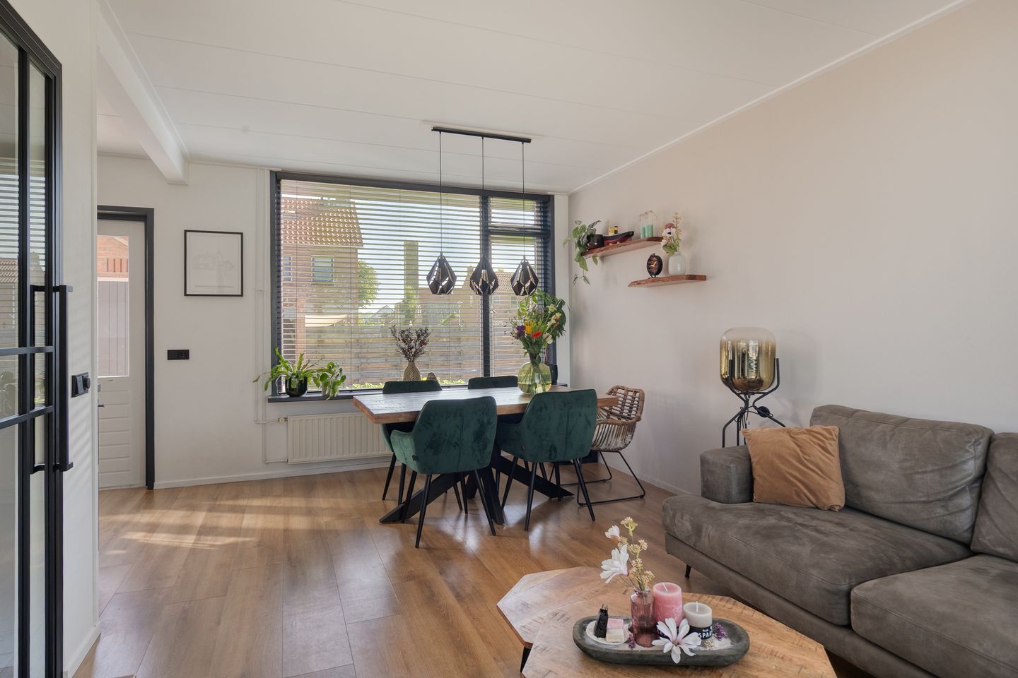 Foto 4 van Burgemeester van der Veenweg 8