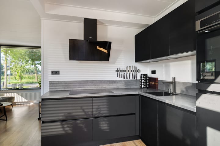 Foto 7 van Burgemeester van der Veenweg 8