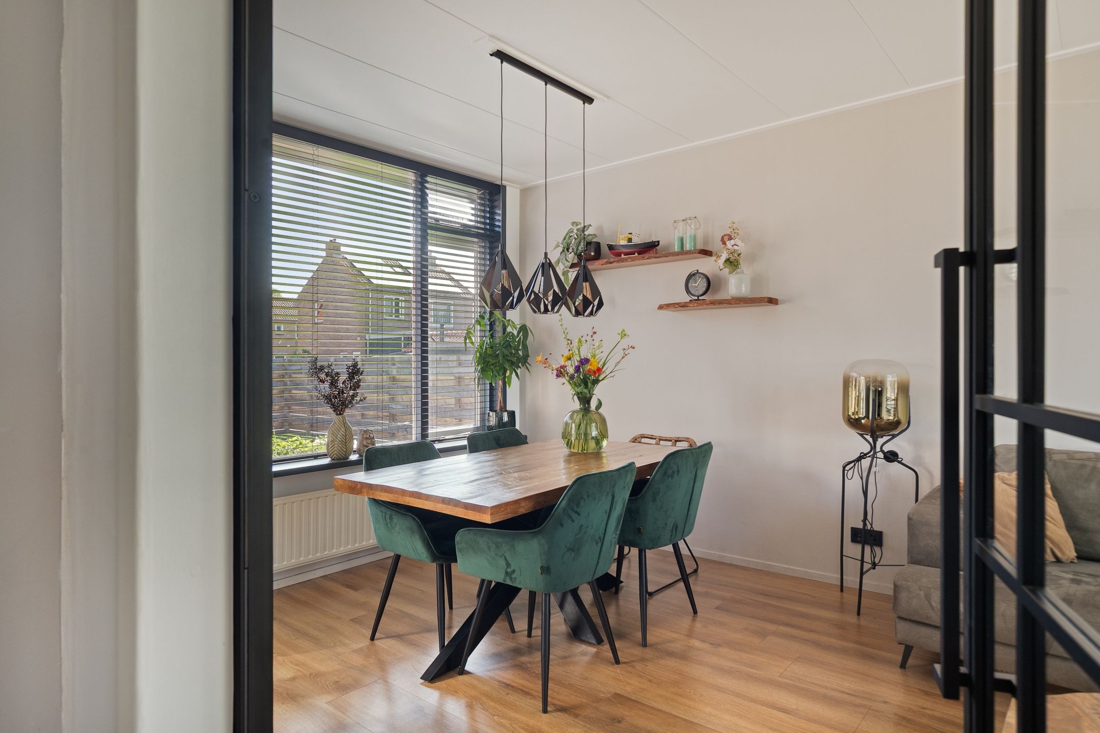 Foto 9 van Burgemeester van der Veenweg 8